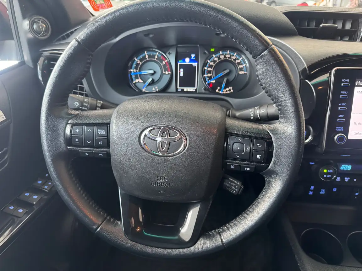 TOYOTA HILUX