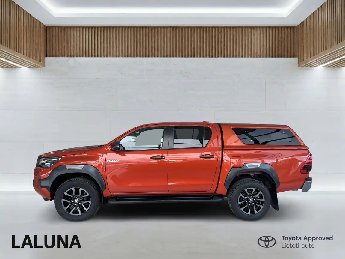 TOYOTA HILUX