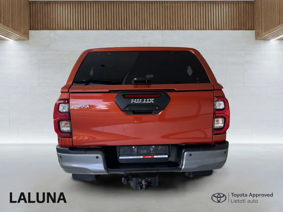 TOYOTA HILUX