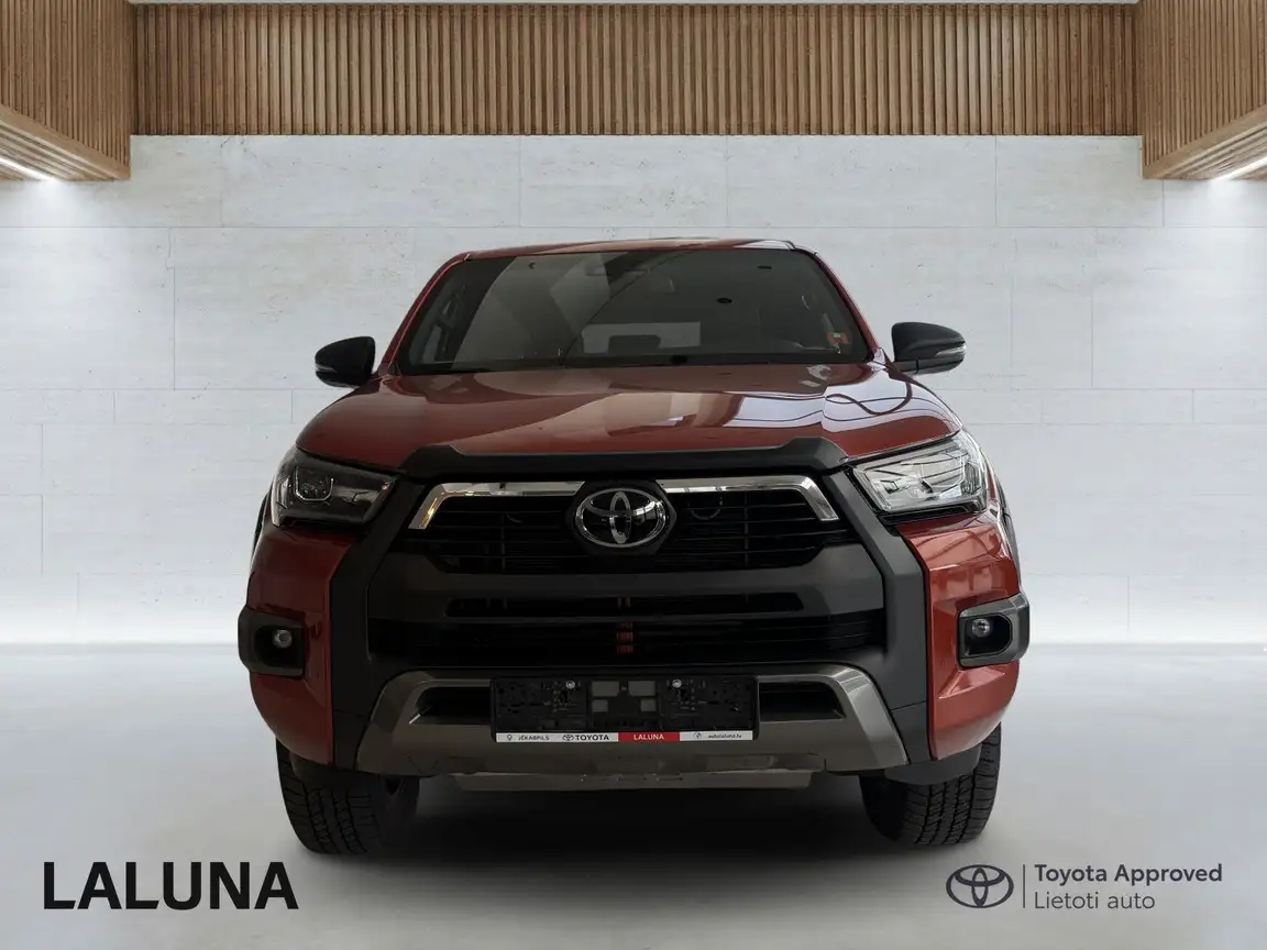 TOYOTA HILUX