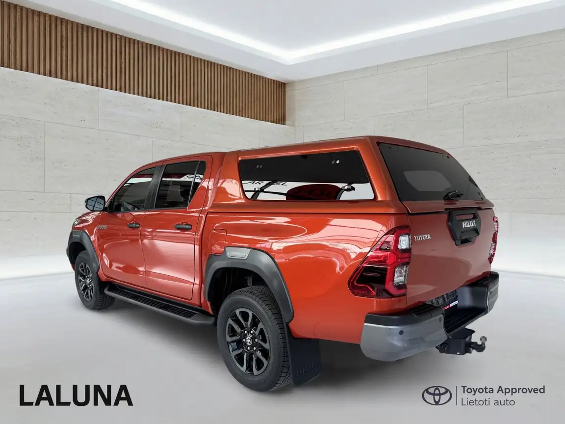TOYOTA HILUX