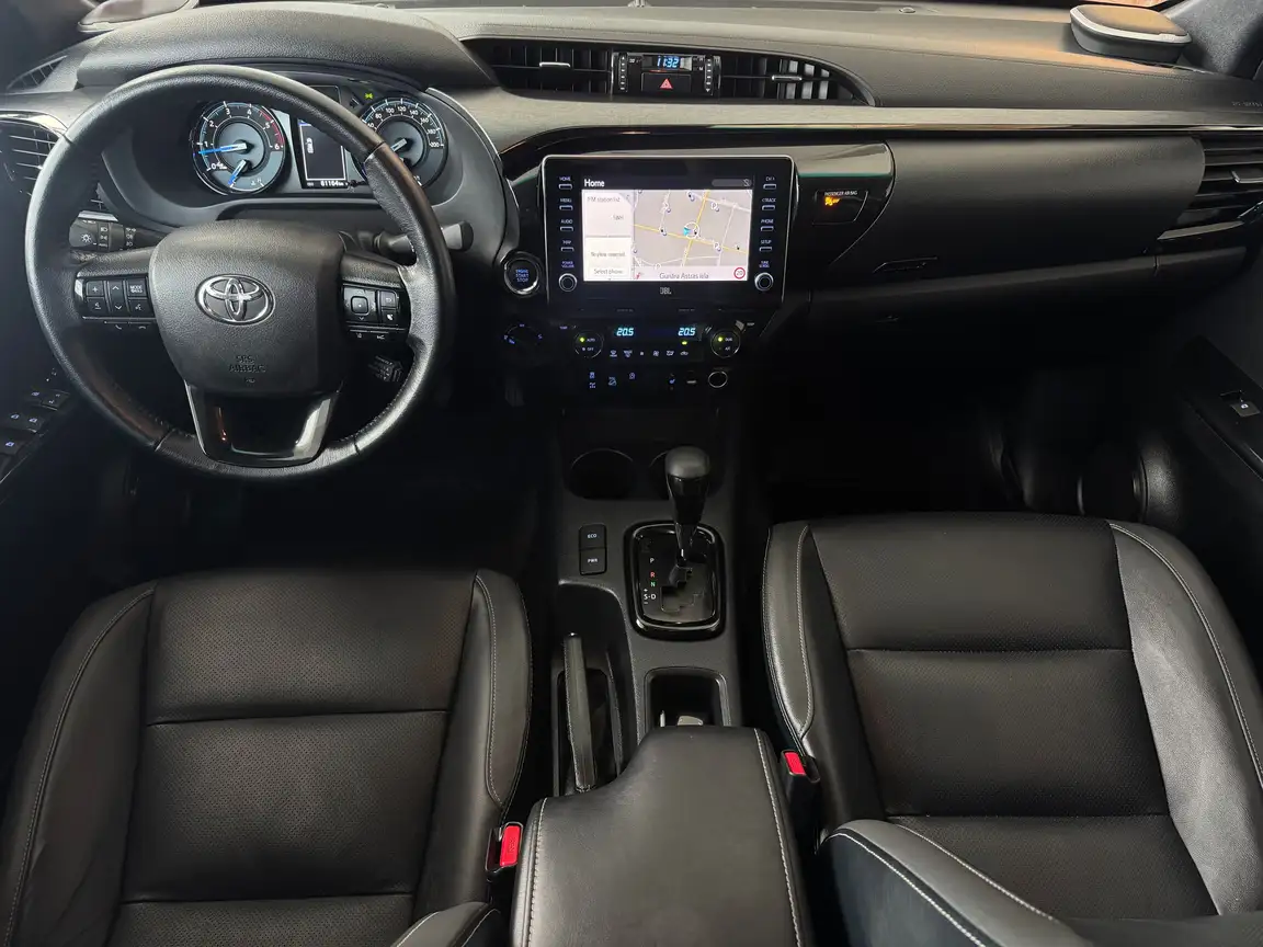 TOYOTA HILUX