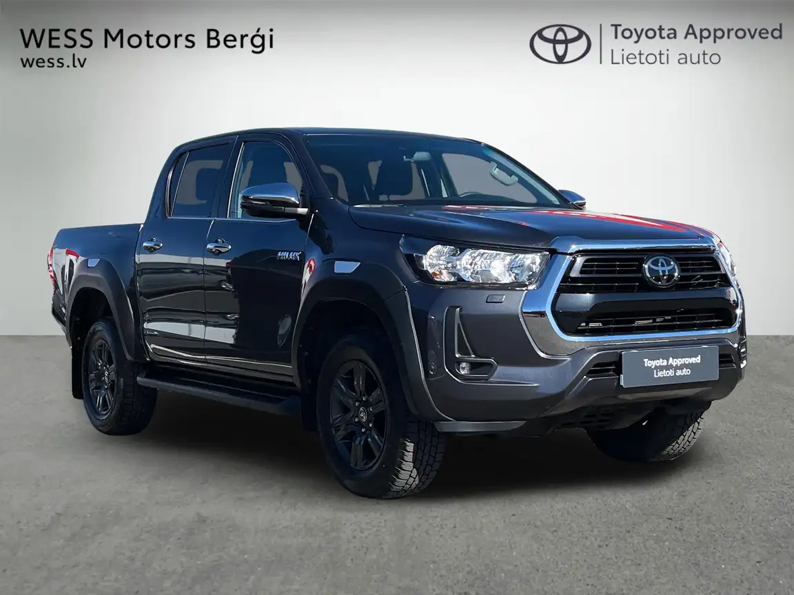 TOYOTA HILUX