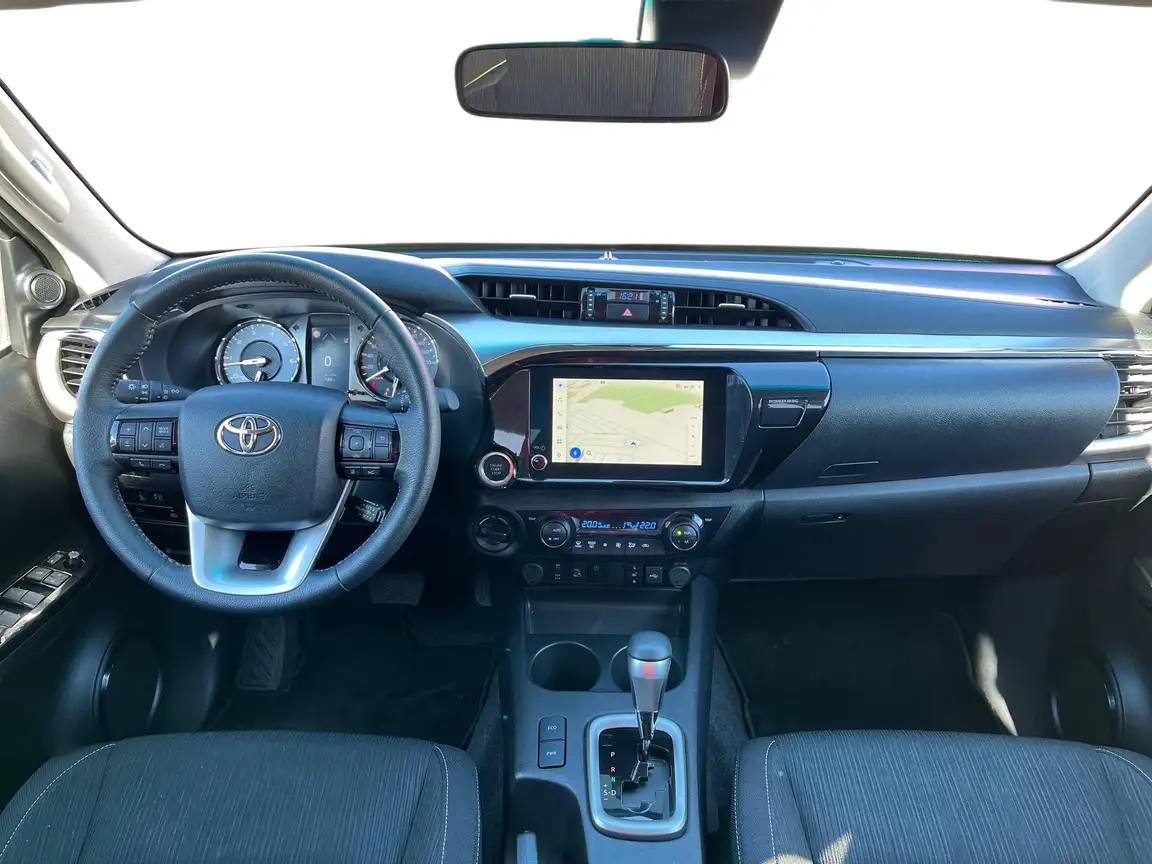 TOYOTA HILUX