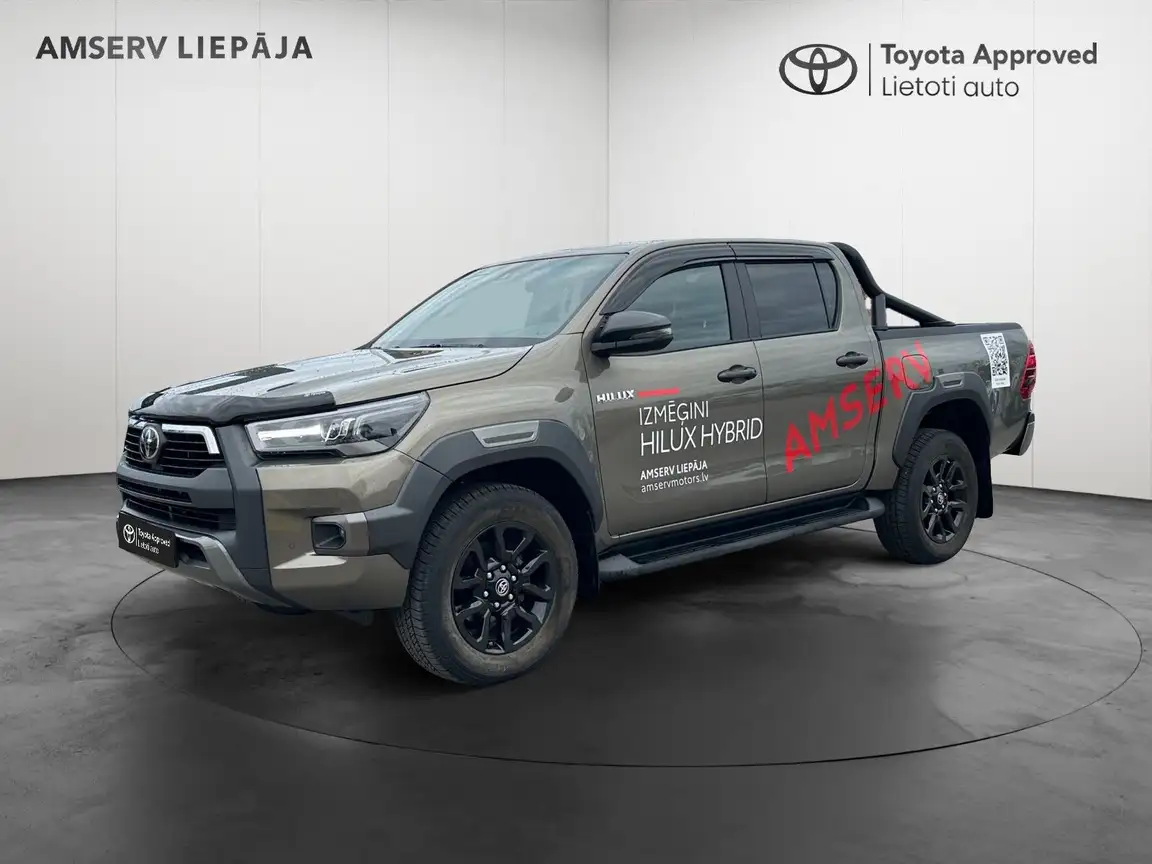 TOYOTA HILUX