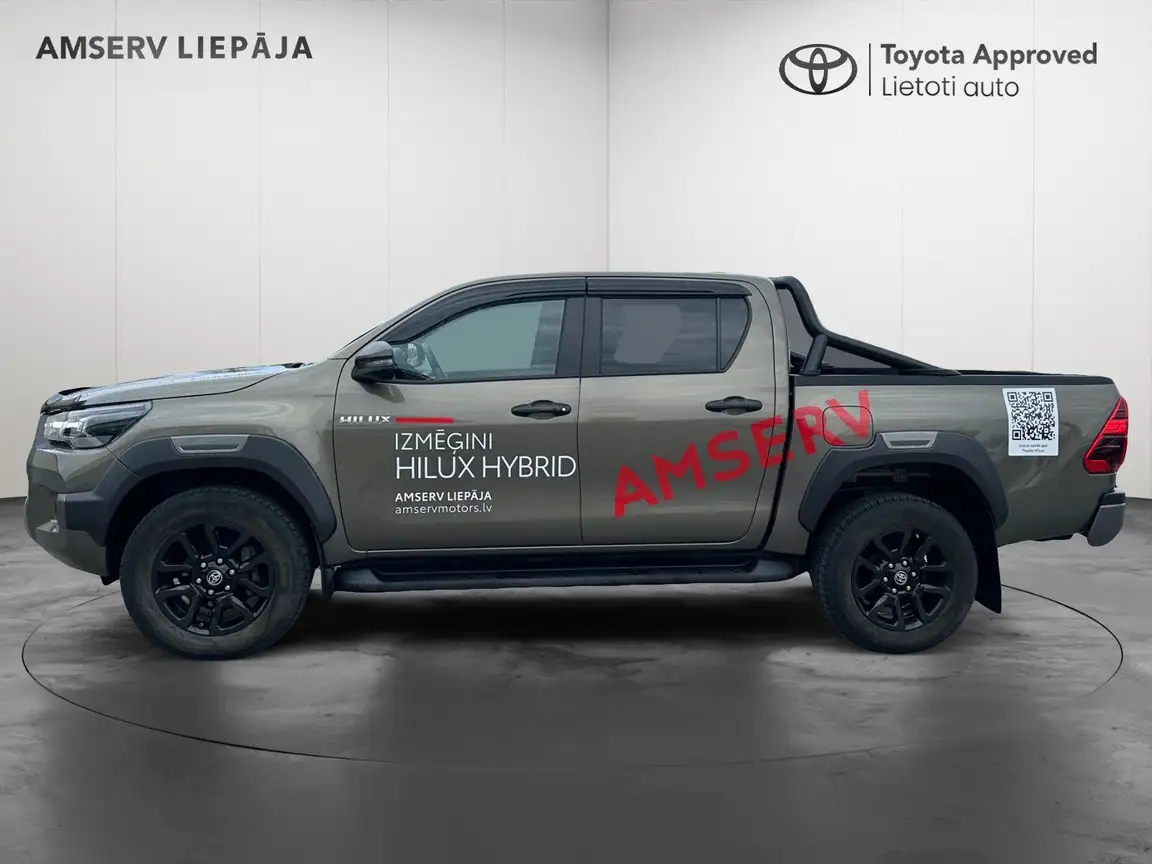TOYOTA HILUX