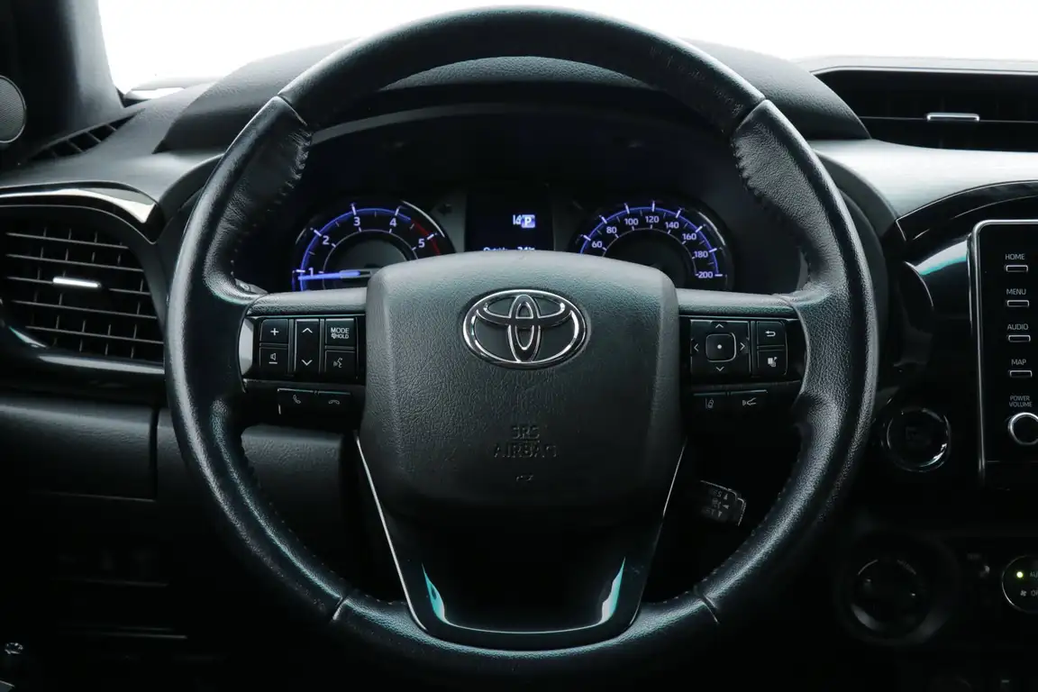 TOYOTA HILUX