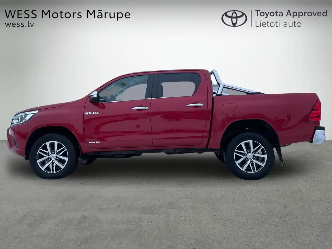 TOYOTA HILUX