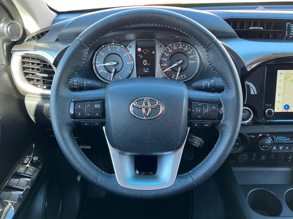 TOYOTA HILUX