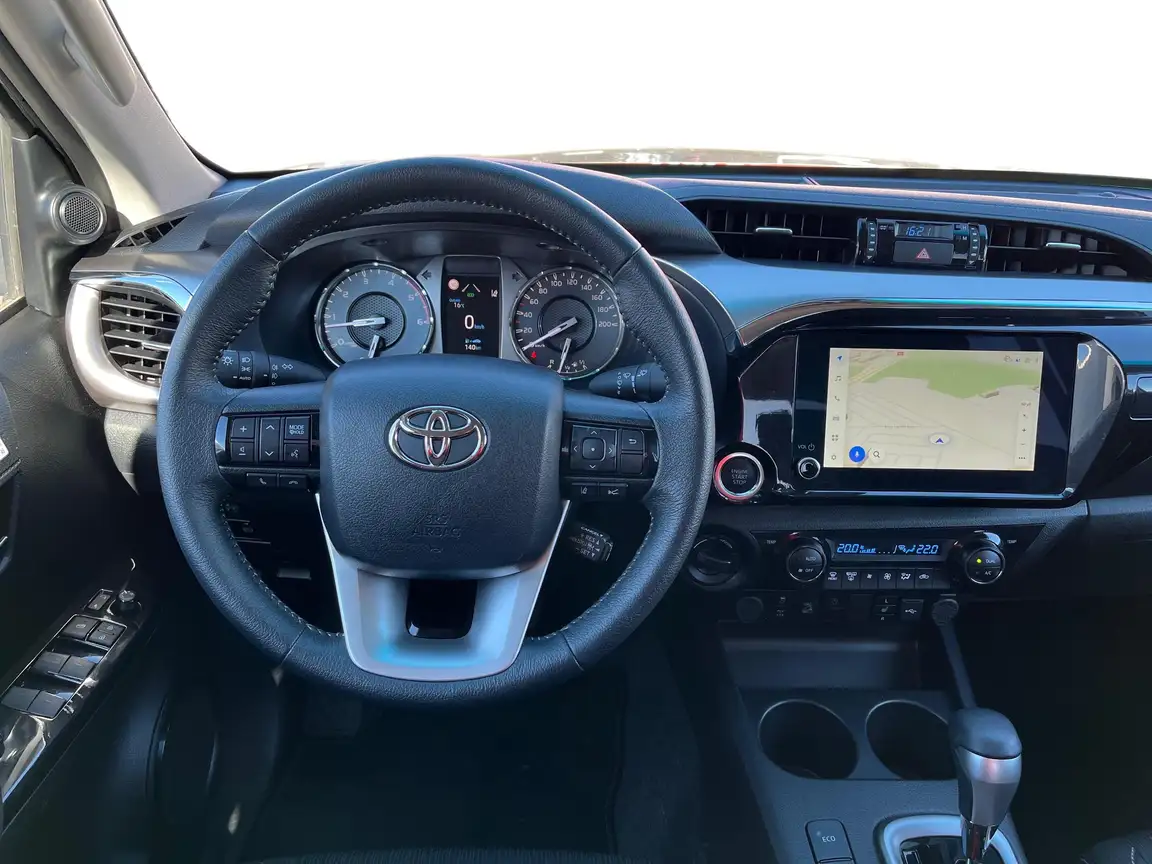 TOYOTA HILUX