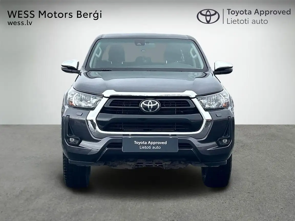 TOYOTA HILUX