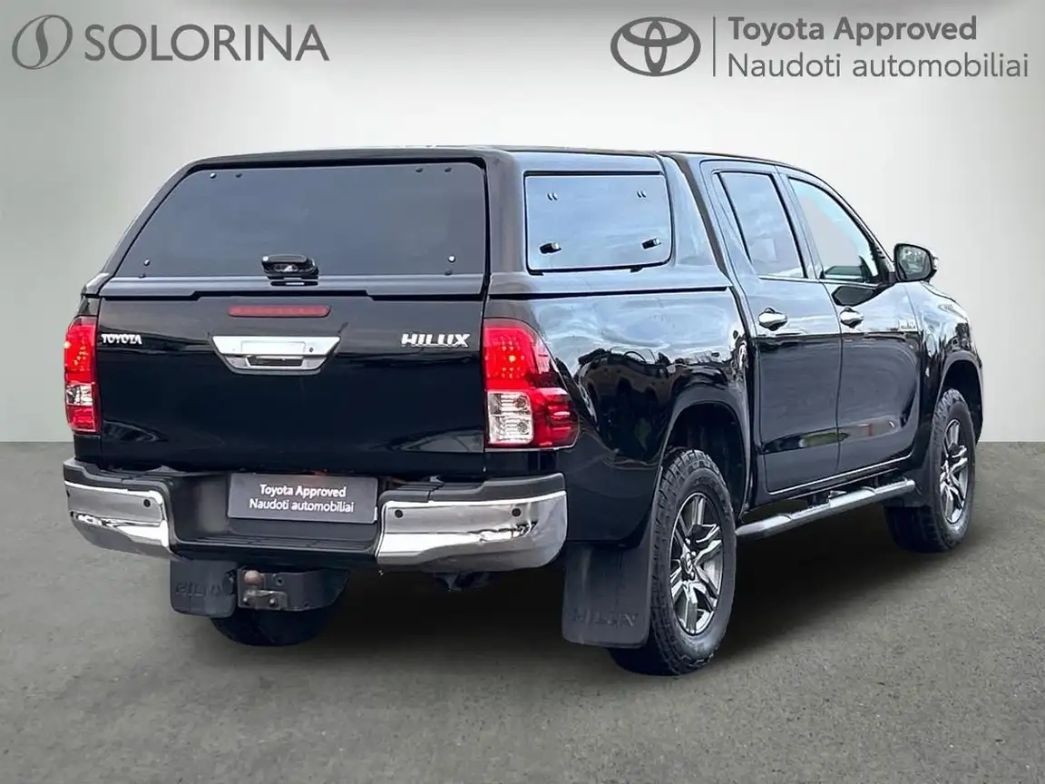 TOYOTA HILUX