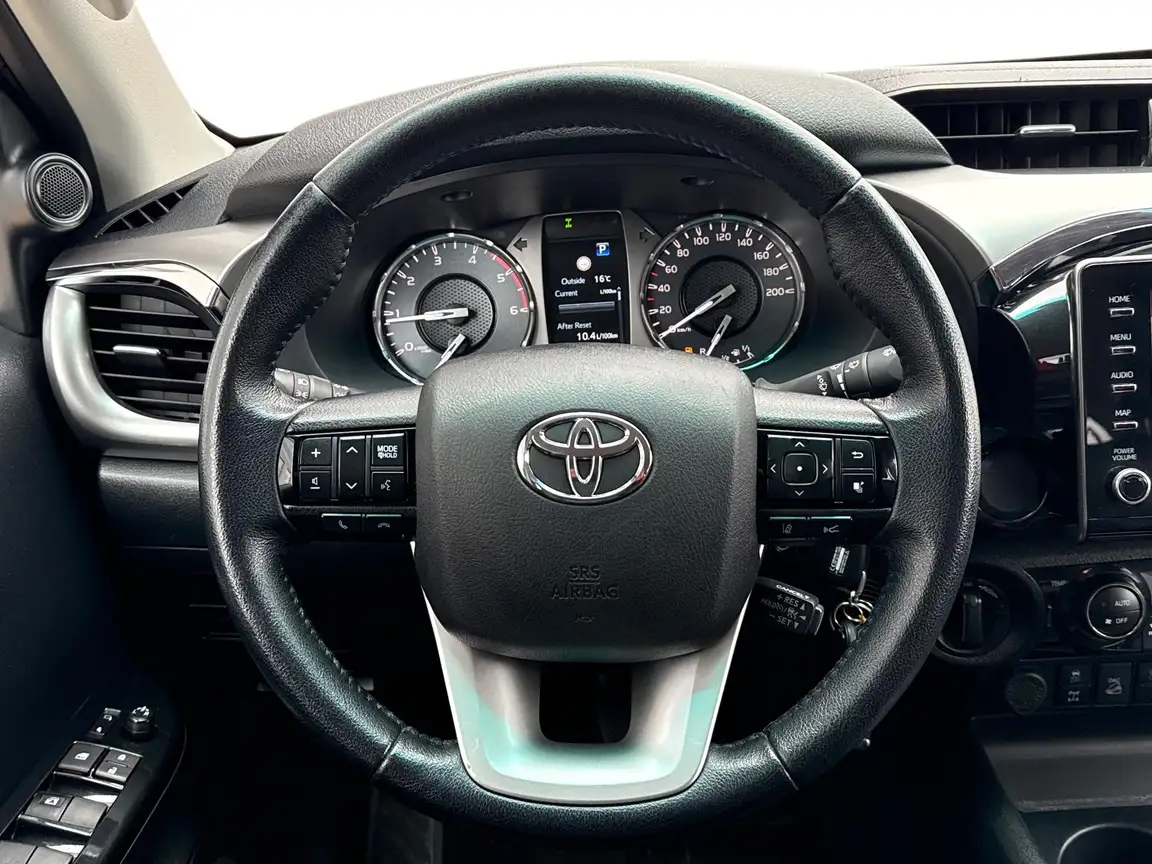 TOYOTA HILUX