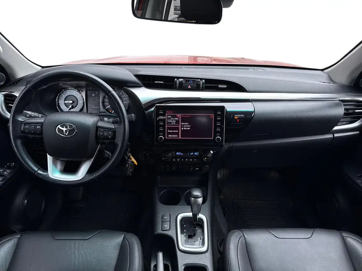 TOYOTA HILUX