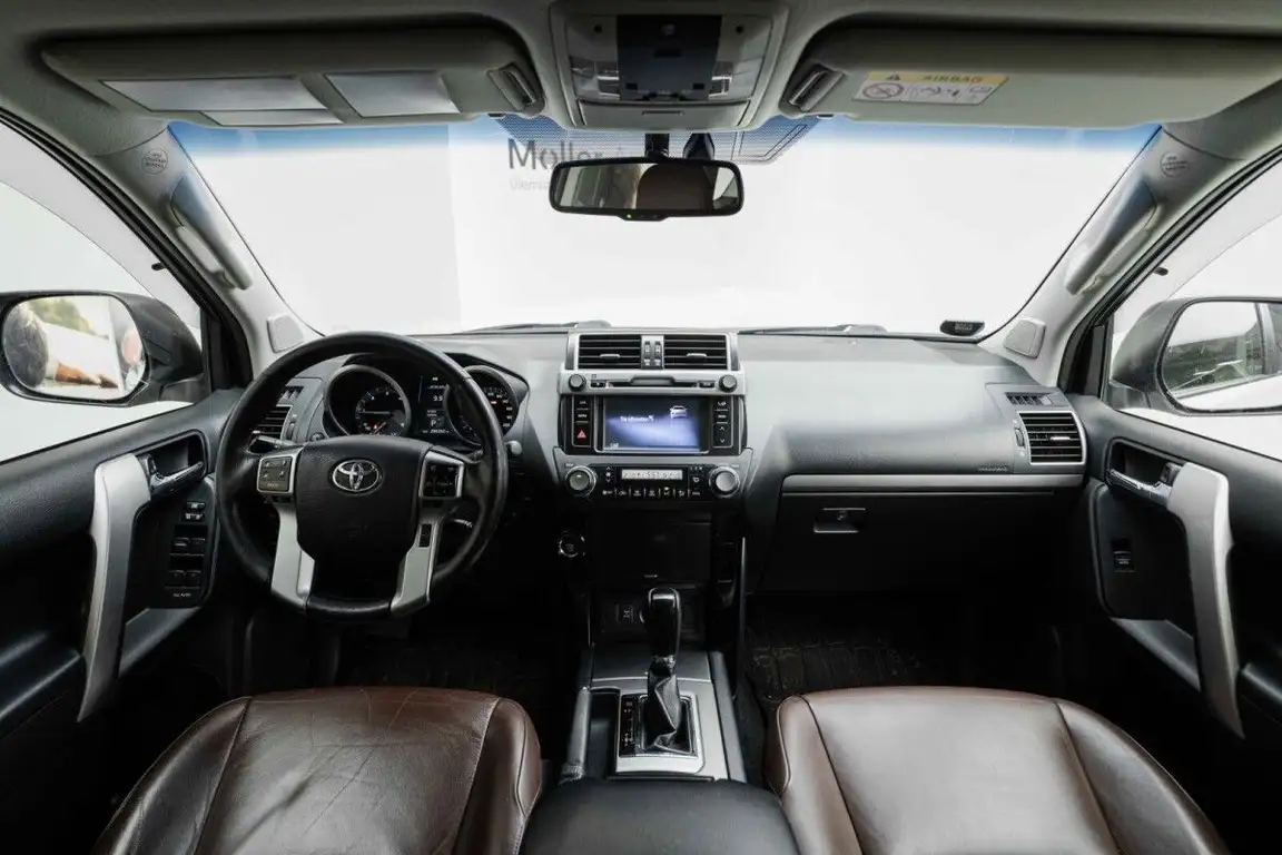 TOYOTA LAND CRUISER