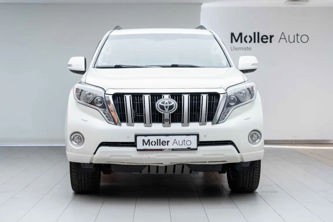 TOYOTA LAND CRUISER