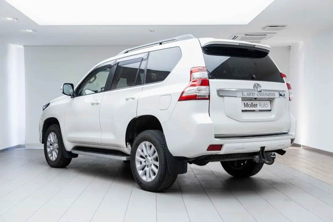 TOYOTA LAND CRUISER