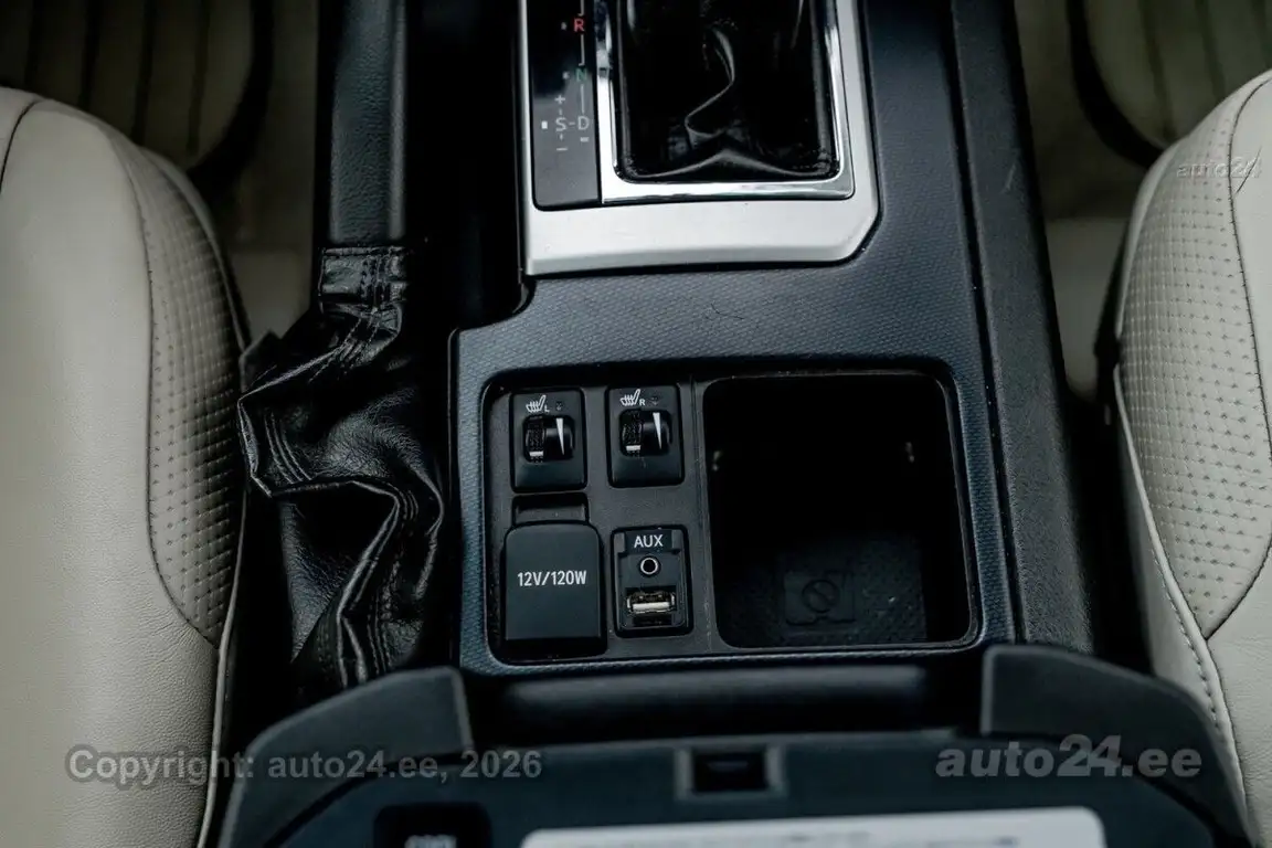 TOYOTA LAND CRUISER