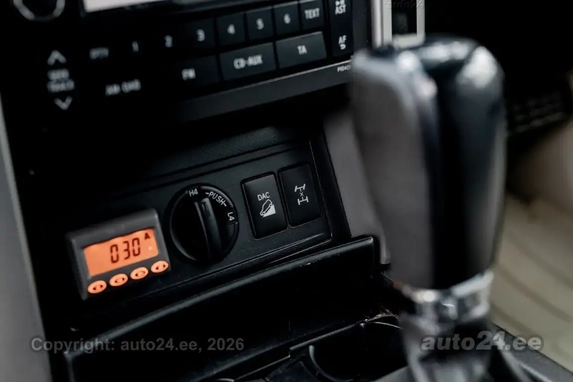 TOYOTA LAND CRUISER