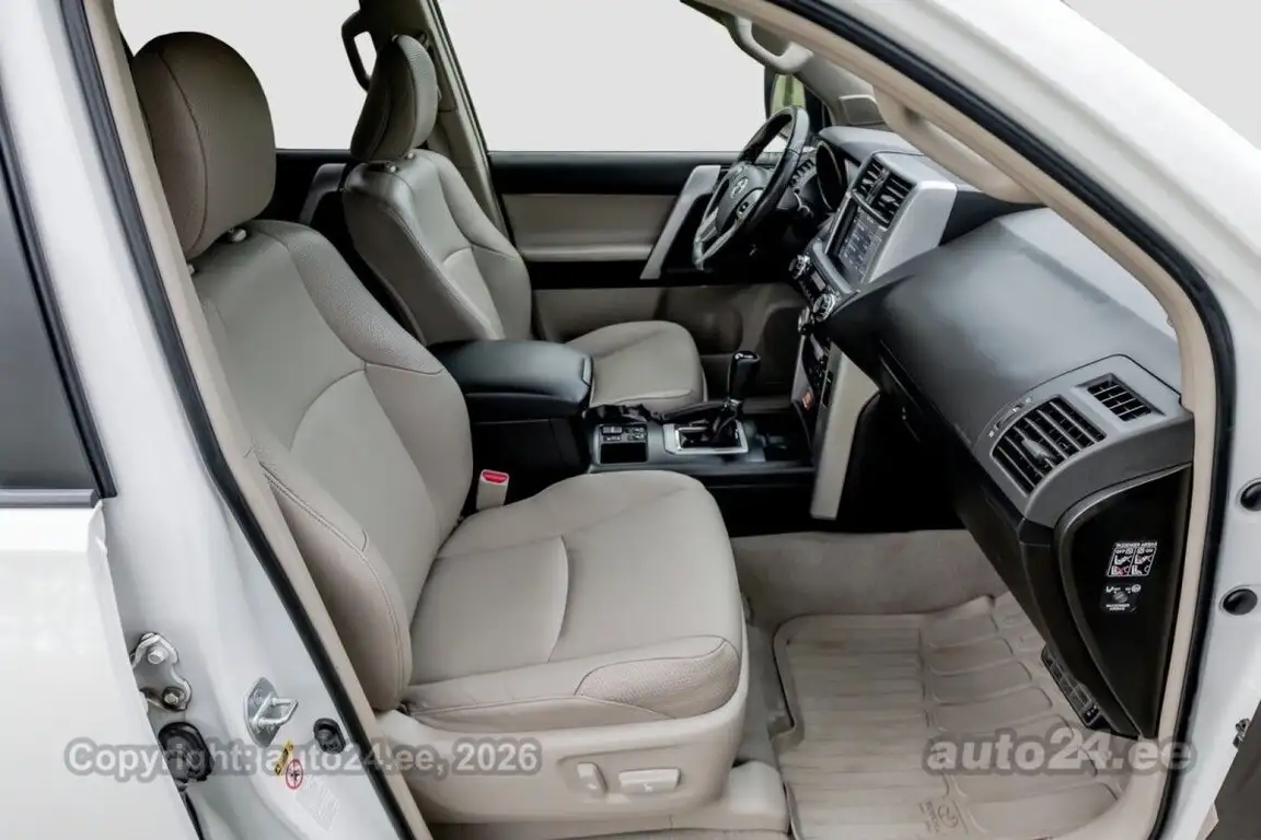 TOYOTA LAND CRUISER