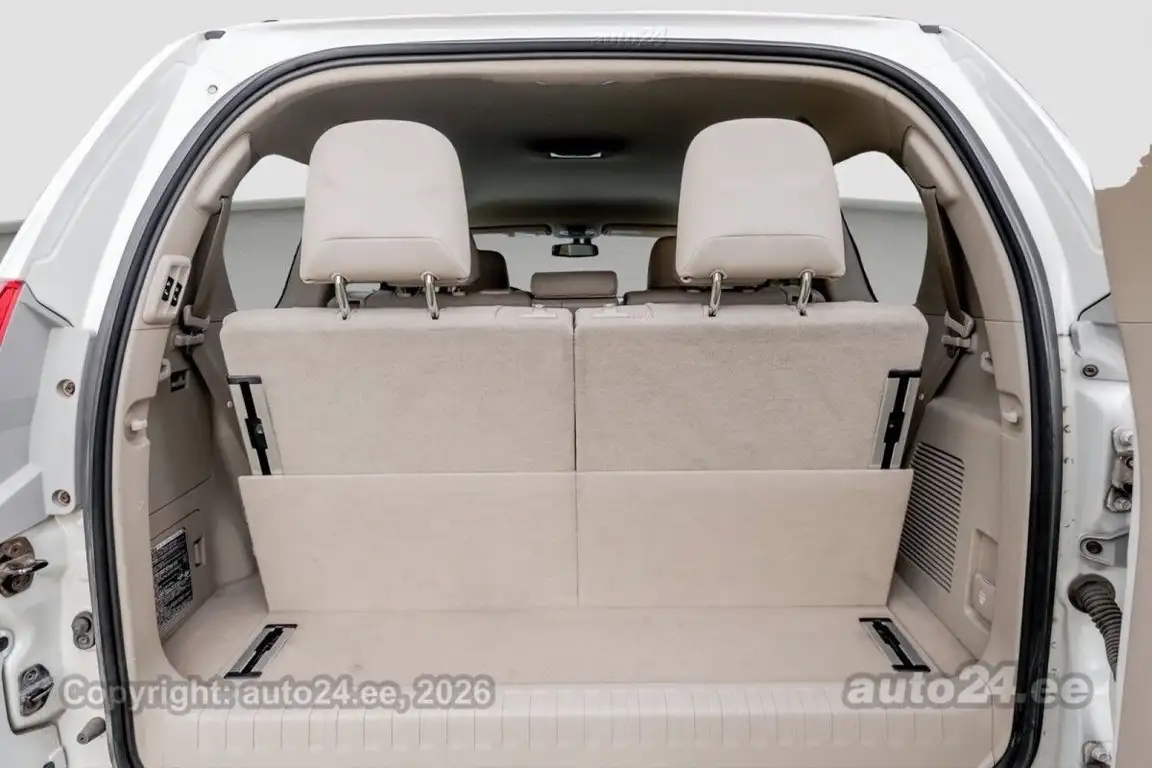TOYOTA LAND CRUISER