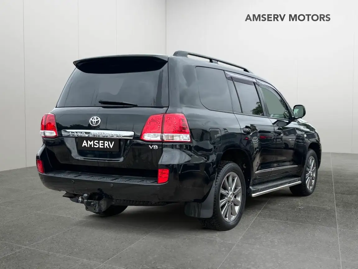 TOYOTA LAND CRUISER