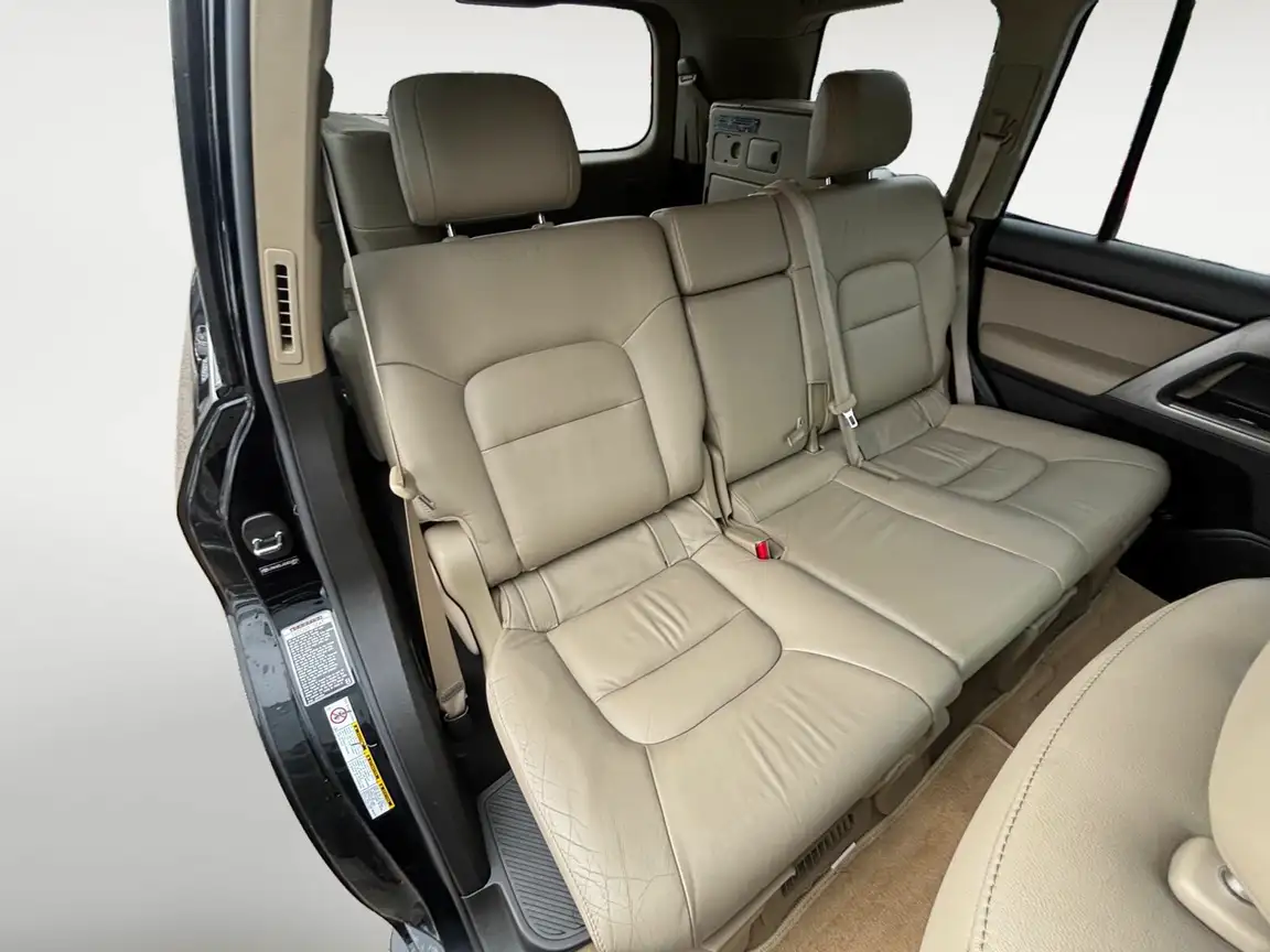 TOYOTA LAND CRUISER