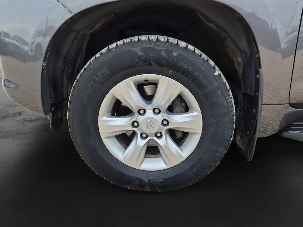 TOYOTA LAND CRUISER