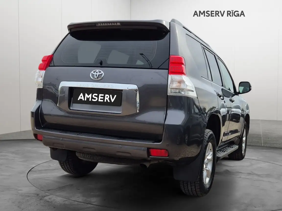 TOYOTA LAND CRUISER
