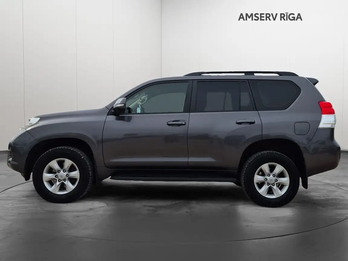 TOYOTA LAND CRUISER
