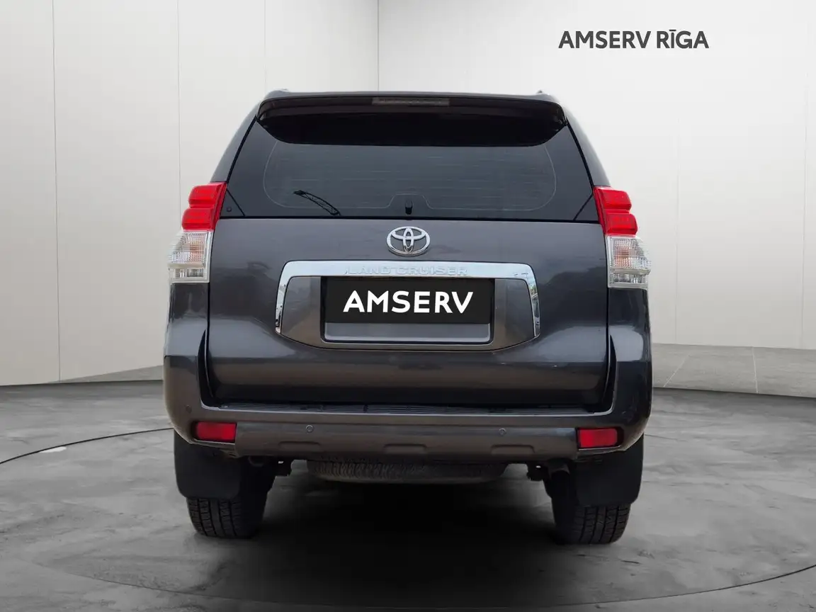 TOYOTA LAND CRUISER