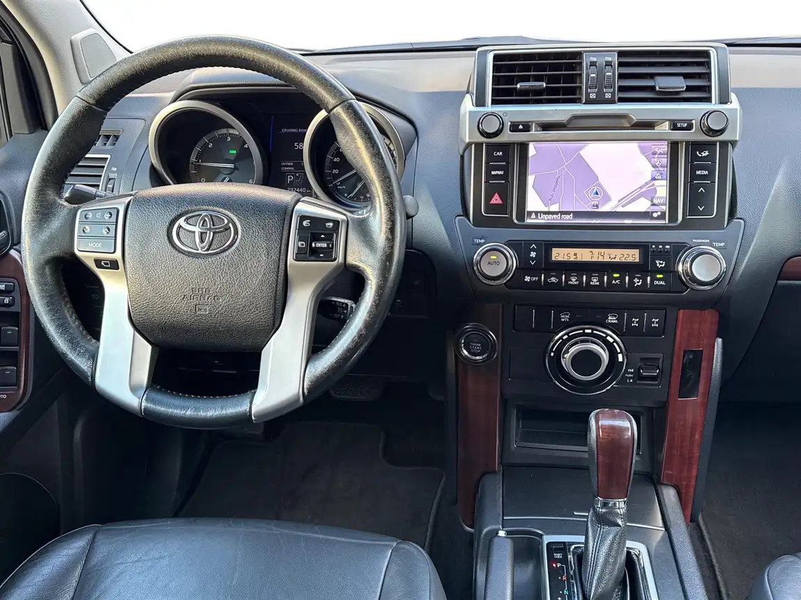 TOYOTA LAND CRUISER