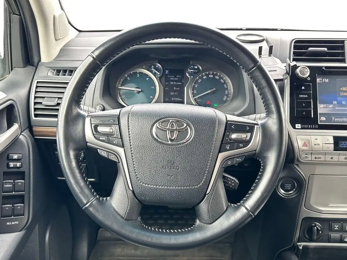 TOYOTA LAND CRUISER