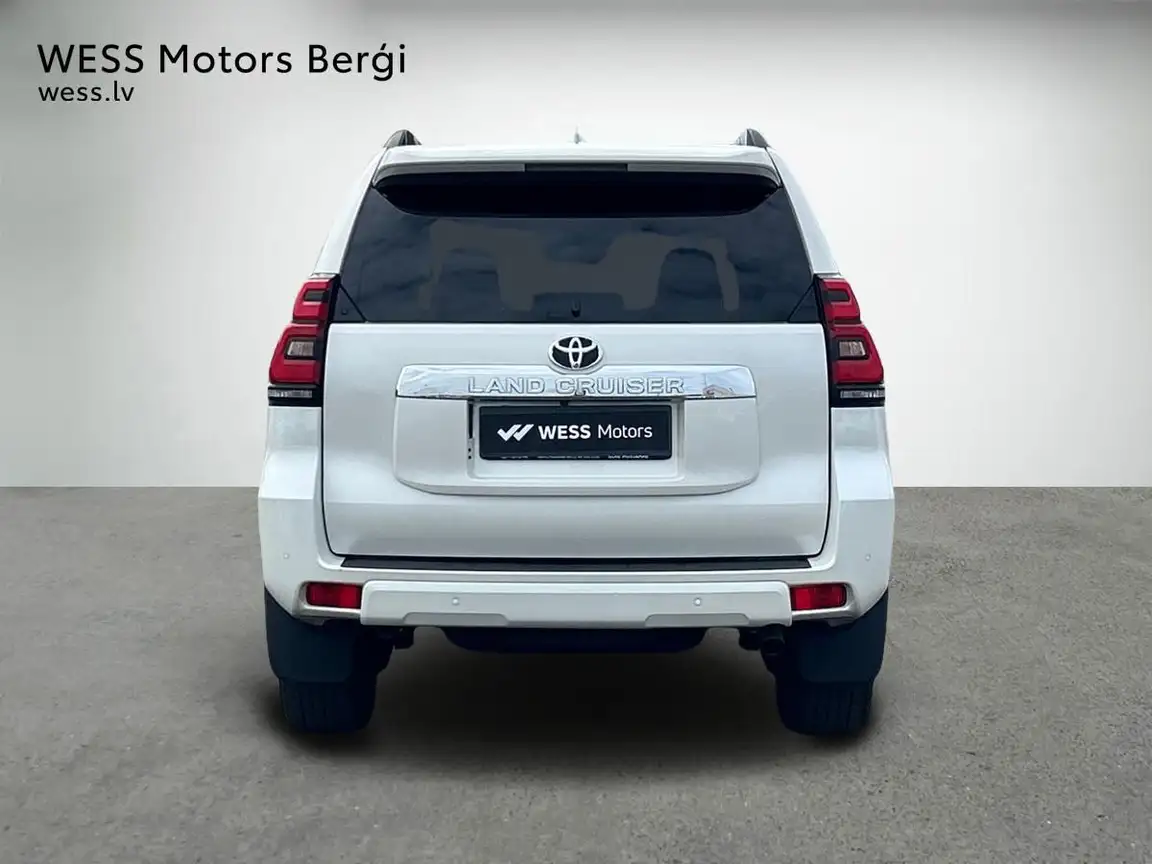 TOYOTA LAND CRUISER