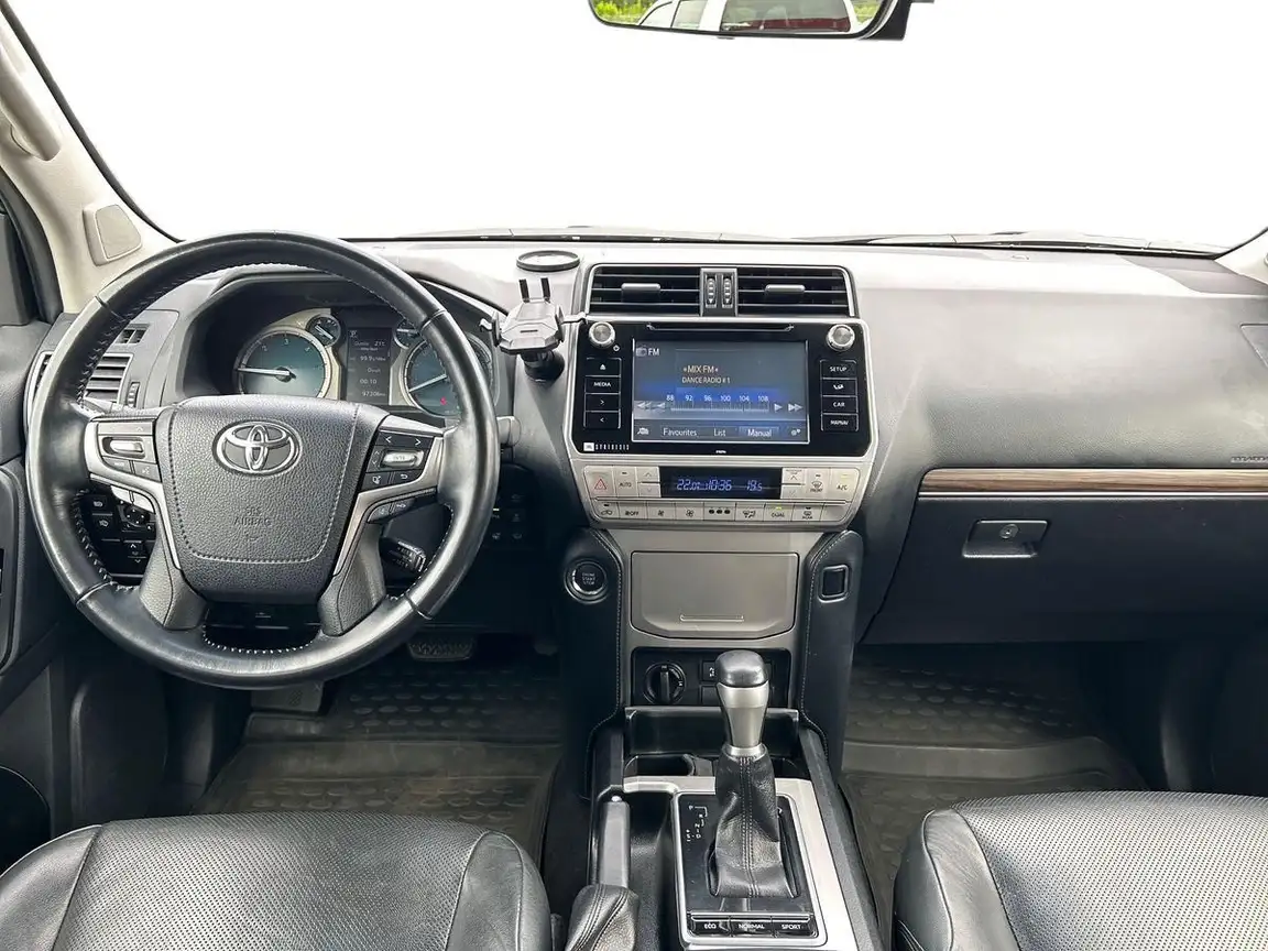 TOYOTA LAND CRUISER