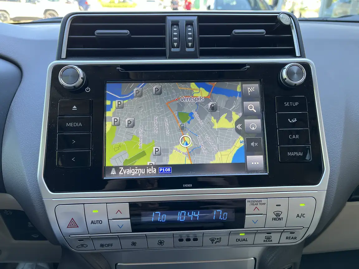 TOYOTA LAND CRUISER