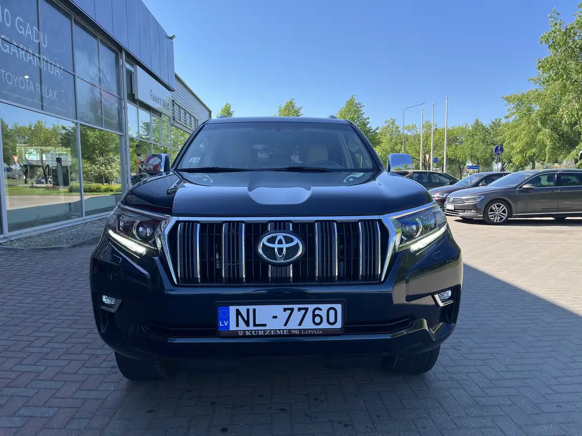 TOYOTA LAND CRUISER