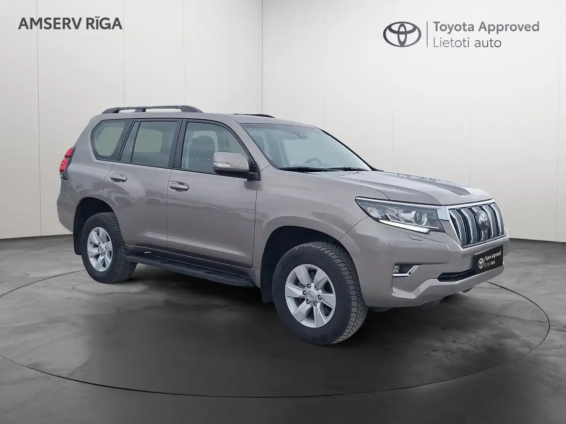 TOYOTA LAND CRUISER