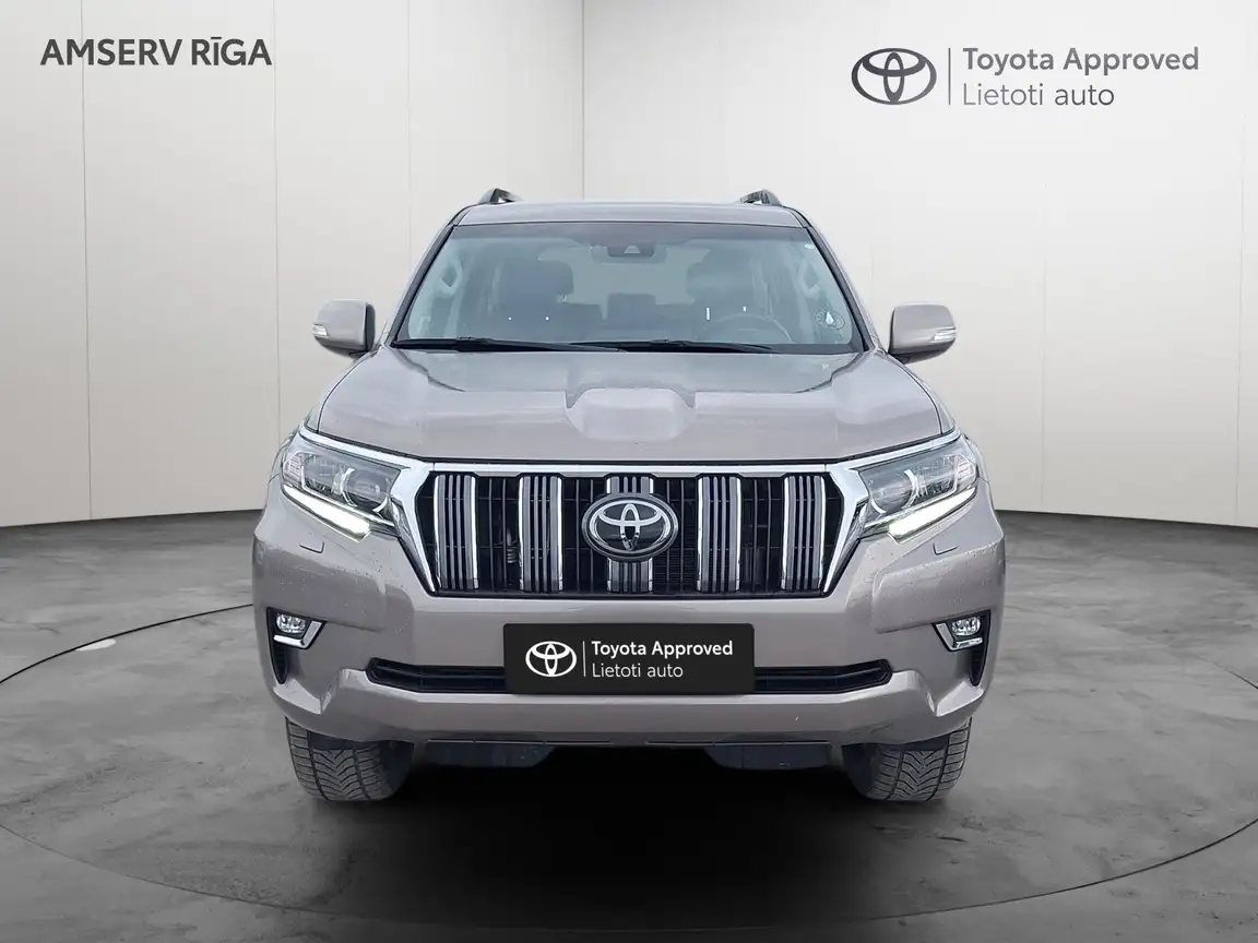 TOYOTA LAND CRUISER
