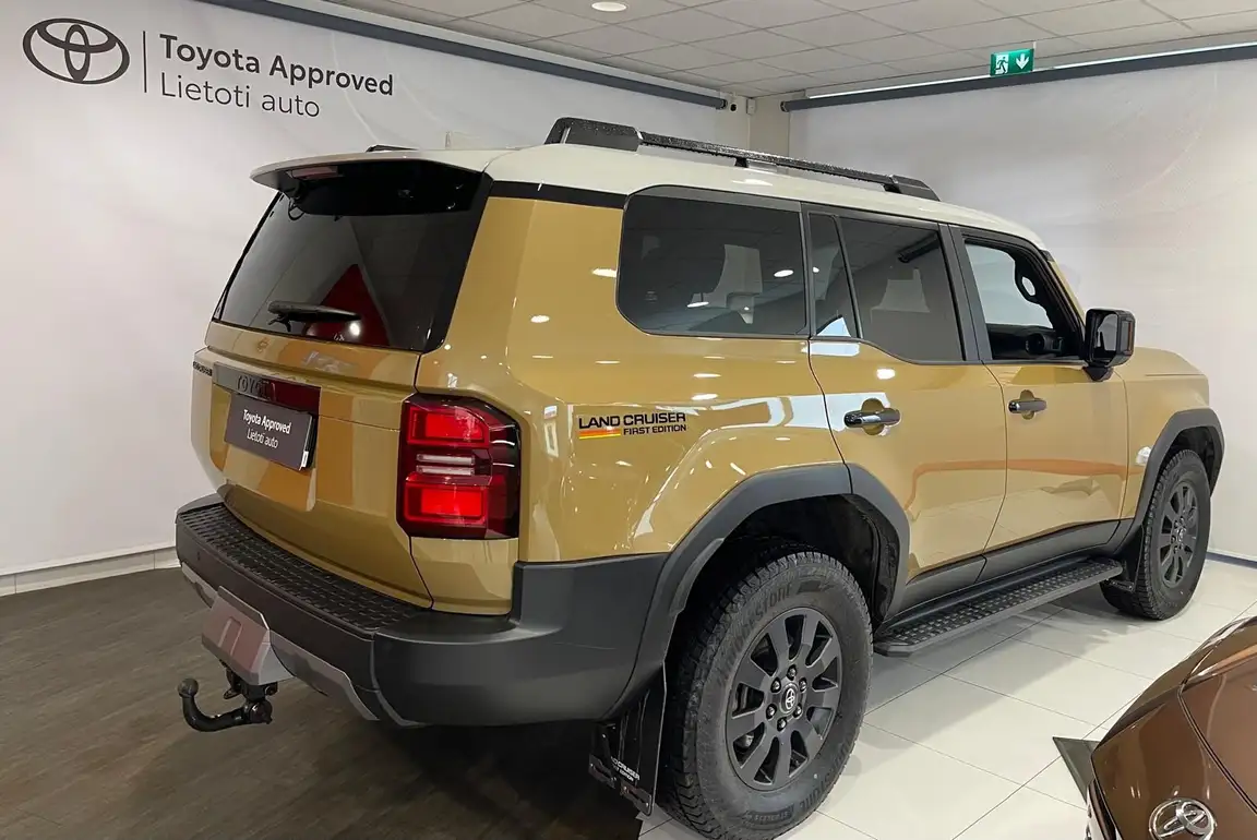 TOYOTA LAND CRUISER