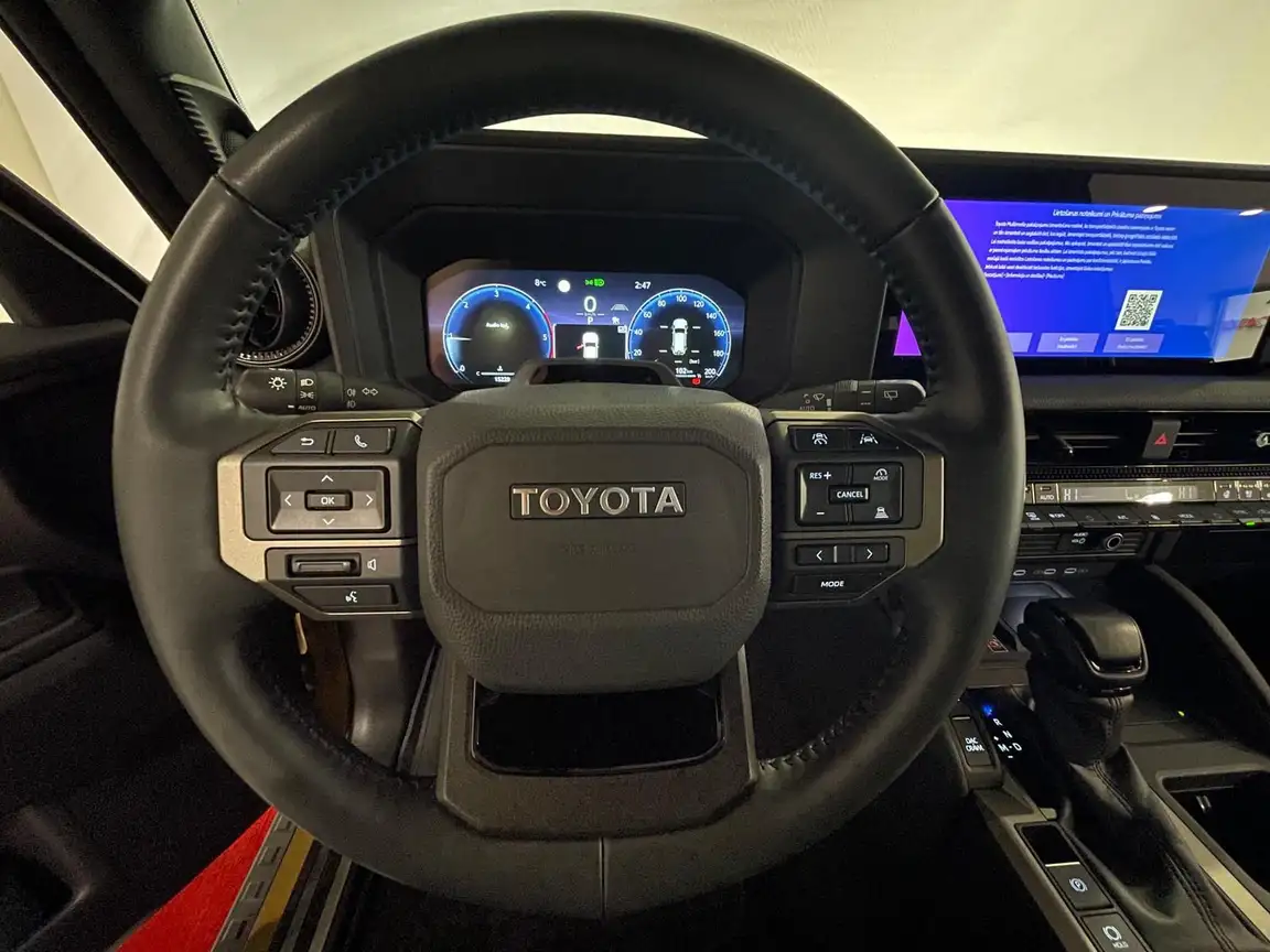 TOYOTA LAND CRUISER