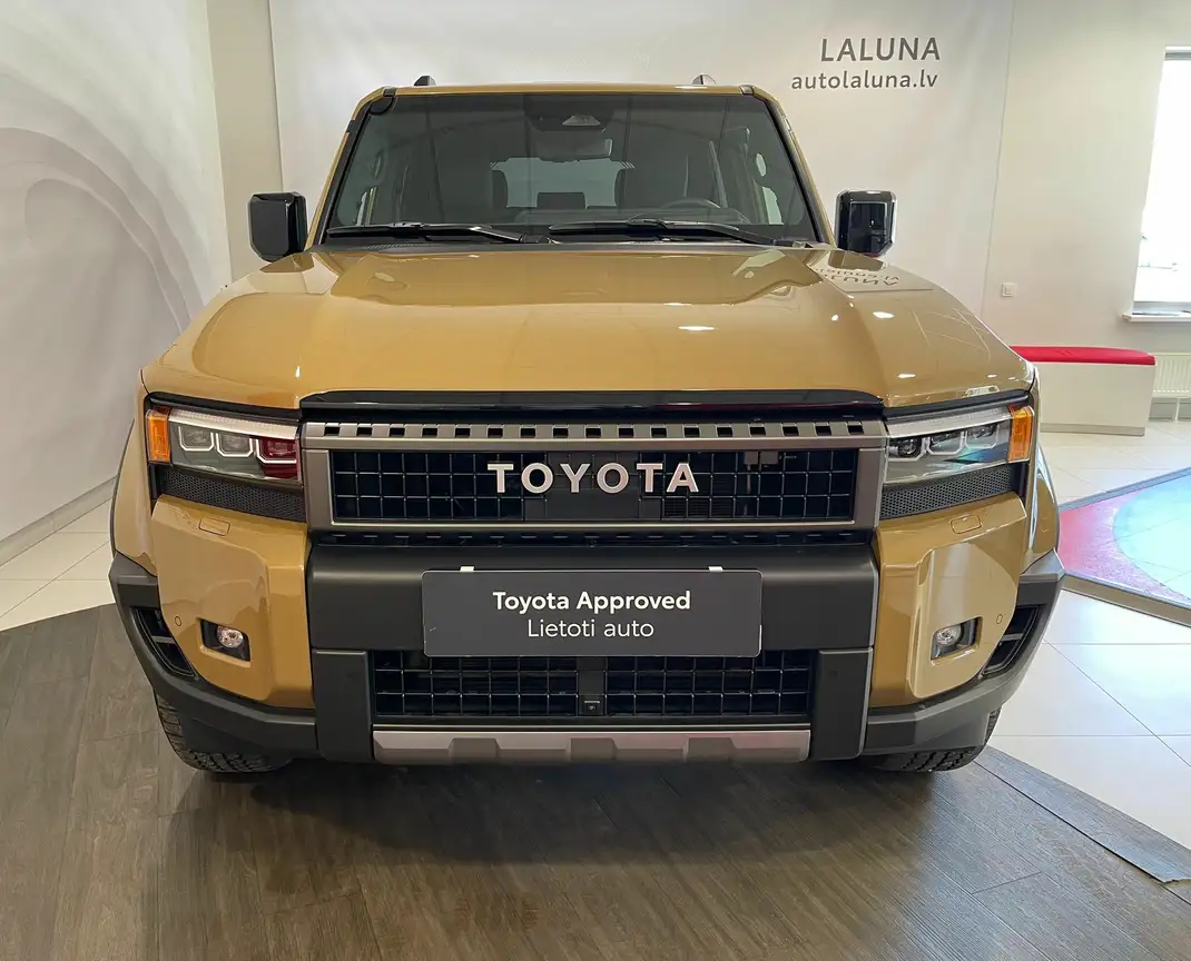 TOYOTA LAND CRUISER