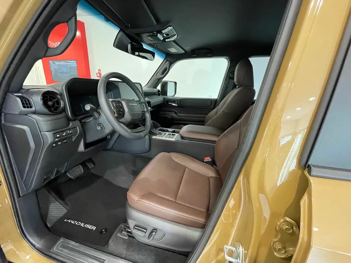 TOYOTA LAND CRUISER