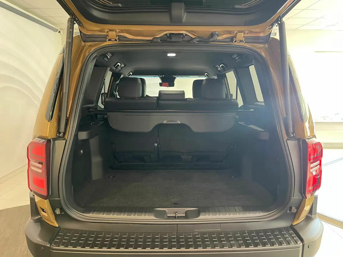 TOYOTA LAND CRUISER