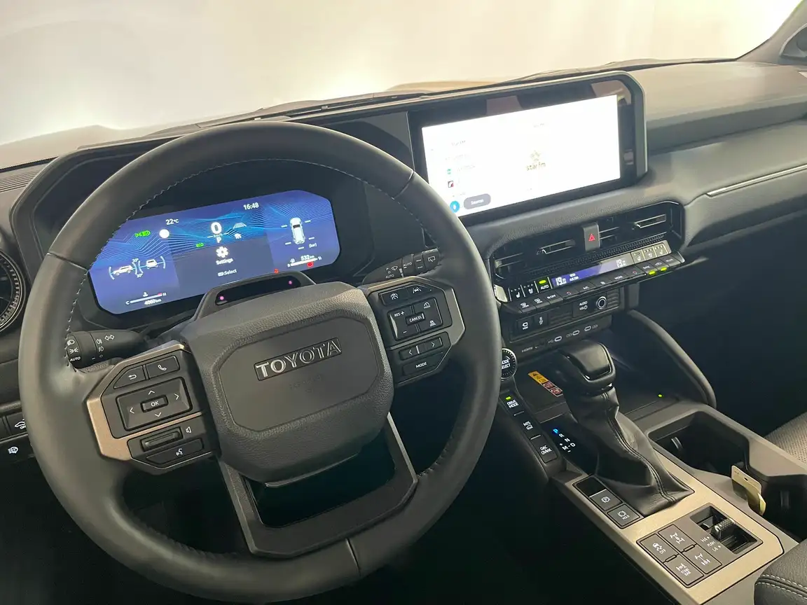 TOYOTA LAND CRUISER