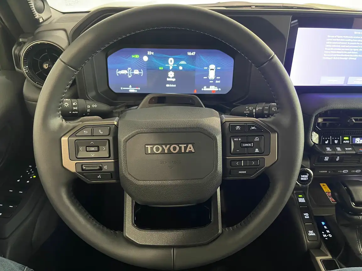 TOYOTA LAND CRUISER