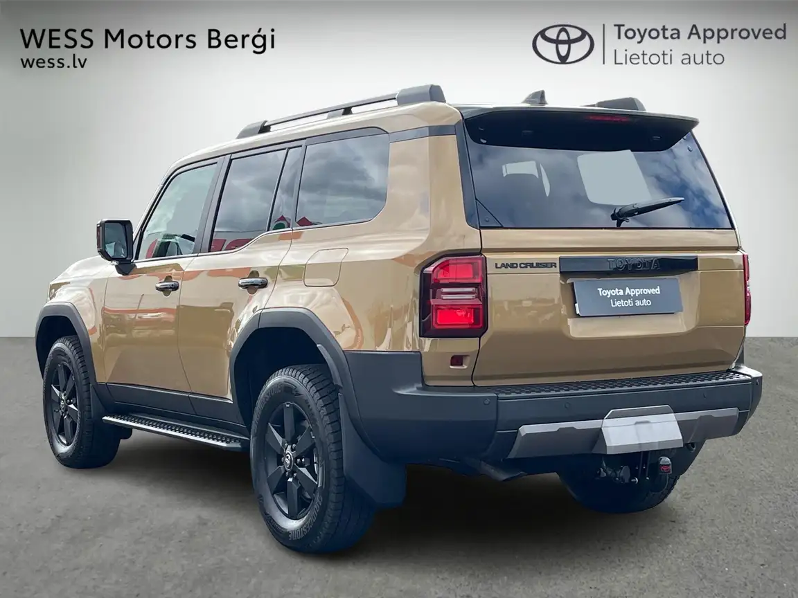 TOYOTA LAND CRUISER