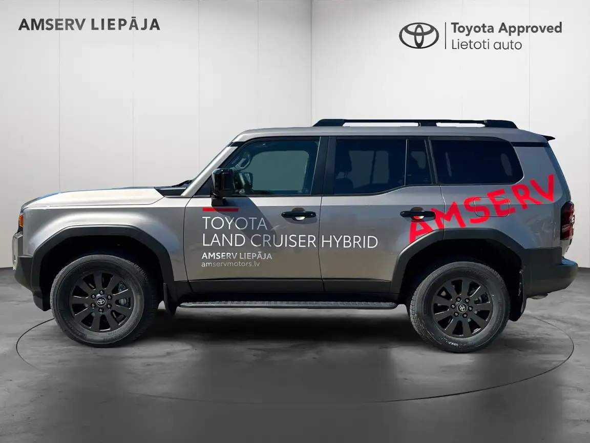 TOYOTA LAND CRUISER