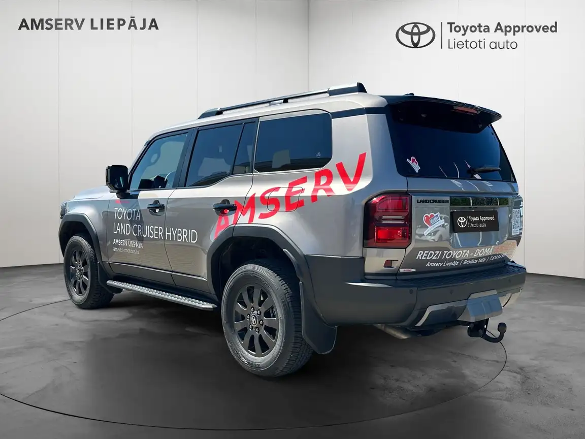 TOYOTA LAND CRUISER