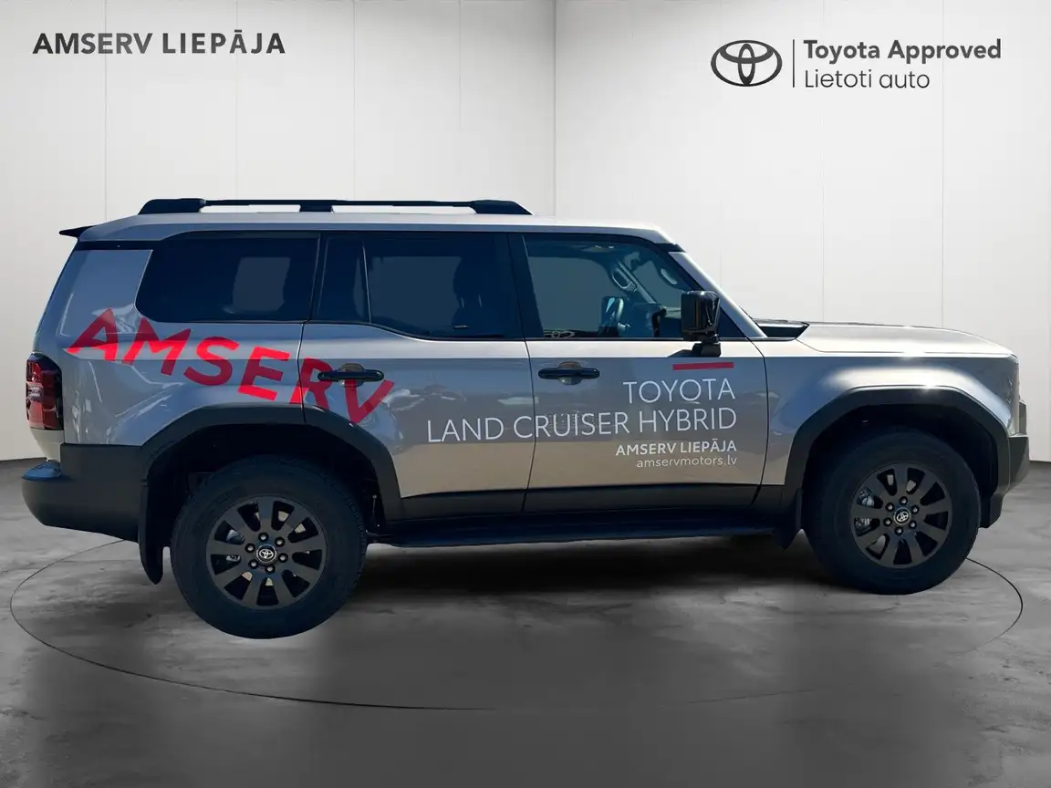 TOYOTA LAND CRUISER